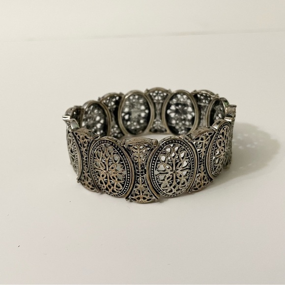 Vintage Silver Tone Filigree Stretch Bracelet - Picture 2 of 13